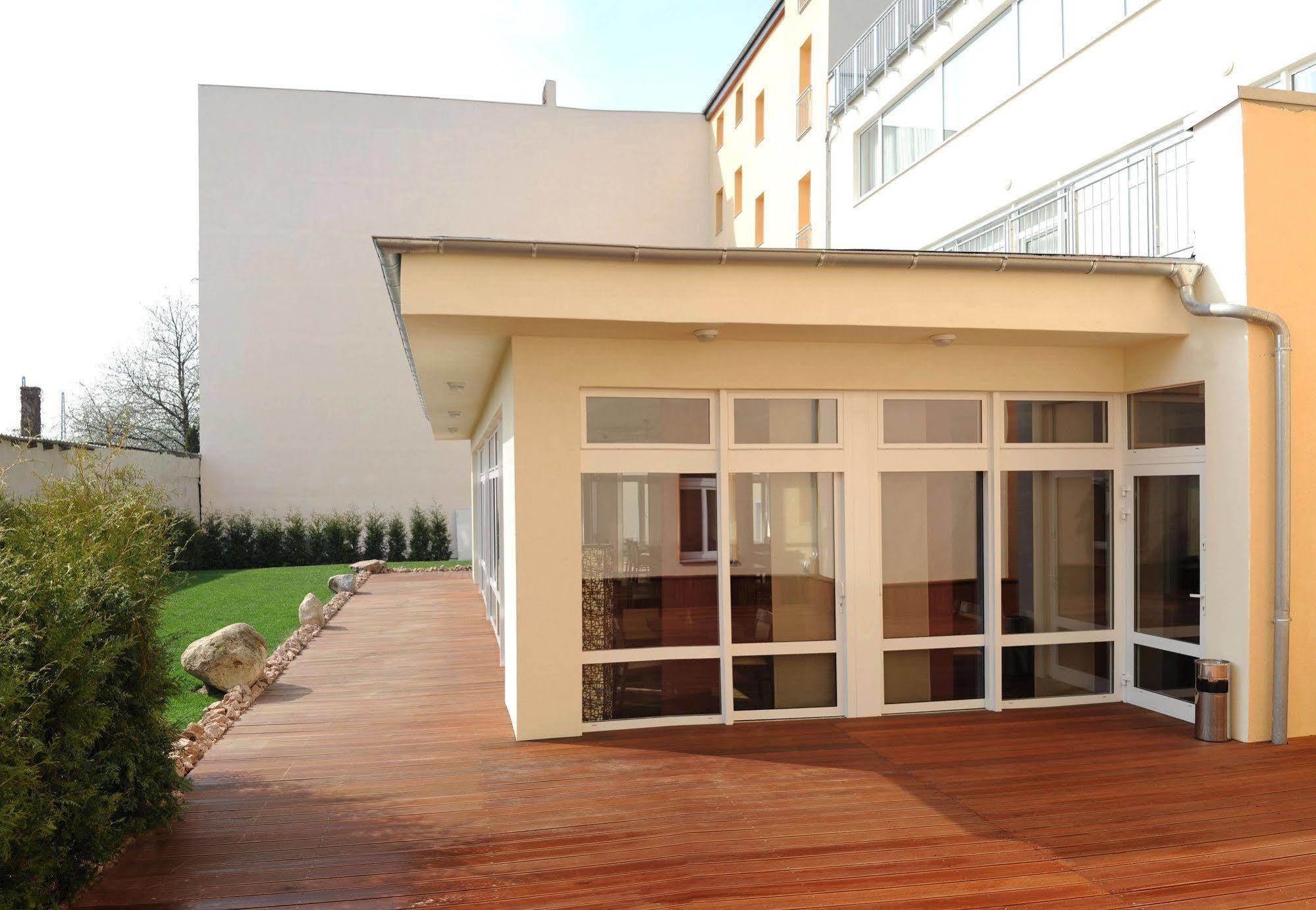 Hotel Atlas Halle 3*
